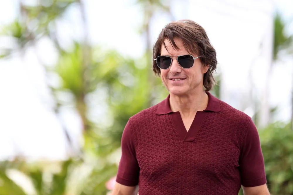 Tom Cruise recebe aplausos históricos em Cannes e emociona fãs durante estreia